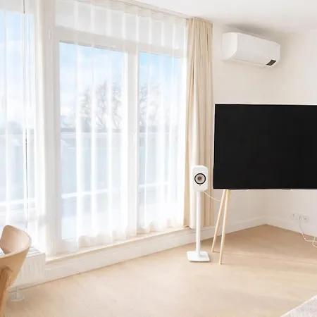 Design Penthouse With Private Sauna & Sunset Balcony *